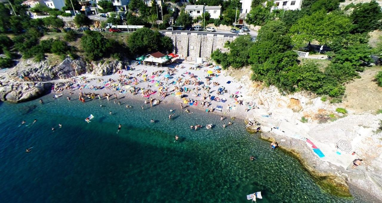 In Apartment Senj  Bagian luar foto