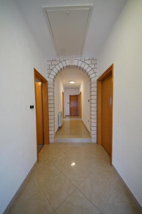 In Apartment Senj  Bagian luar foto