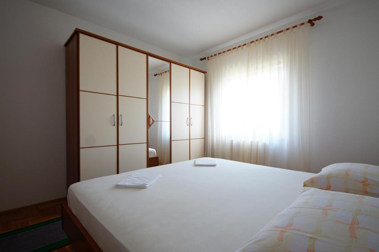 In Apartment Senj  Bagian luar foto